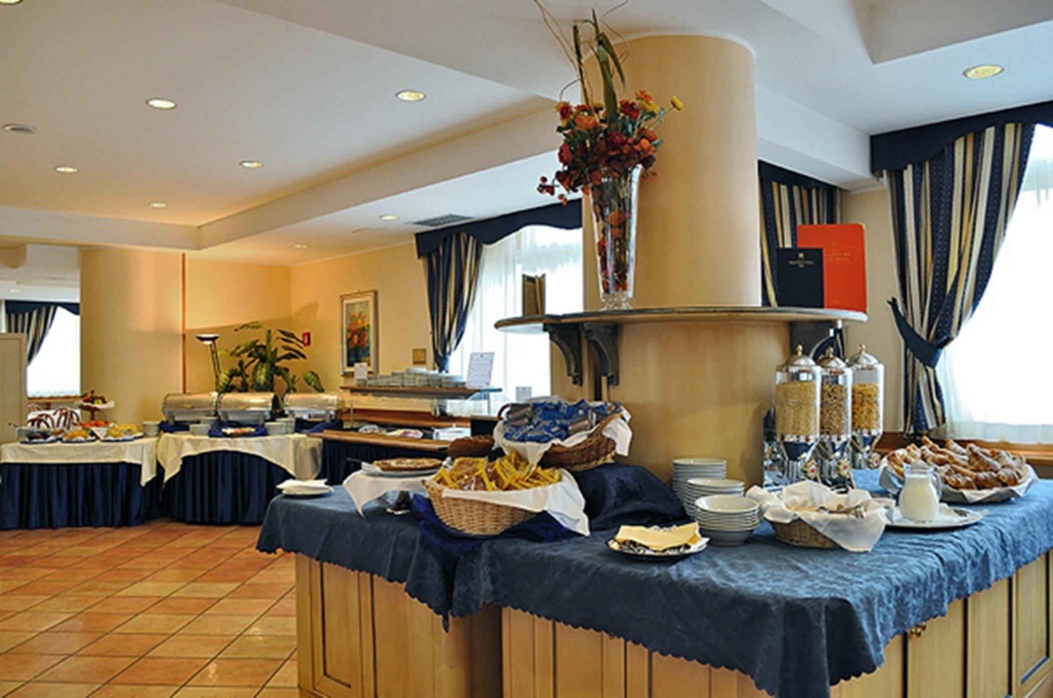Hotel Pineta Palace Rome Restaurant photo